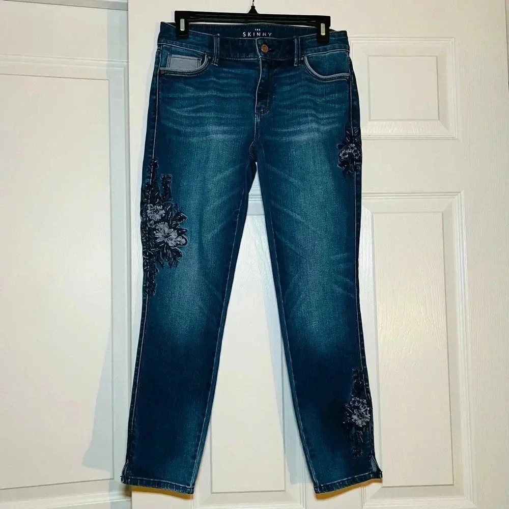 White House Black Market Skinny Crop Jeans - embroidered floral - Picture 12 of 15